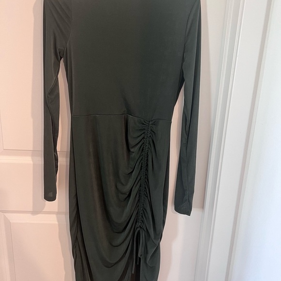 Elegant Forest  Green Ruched Dress Size Large - Picture 3 of 11